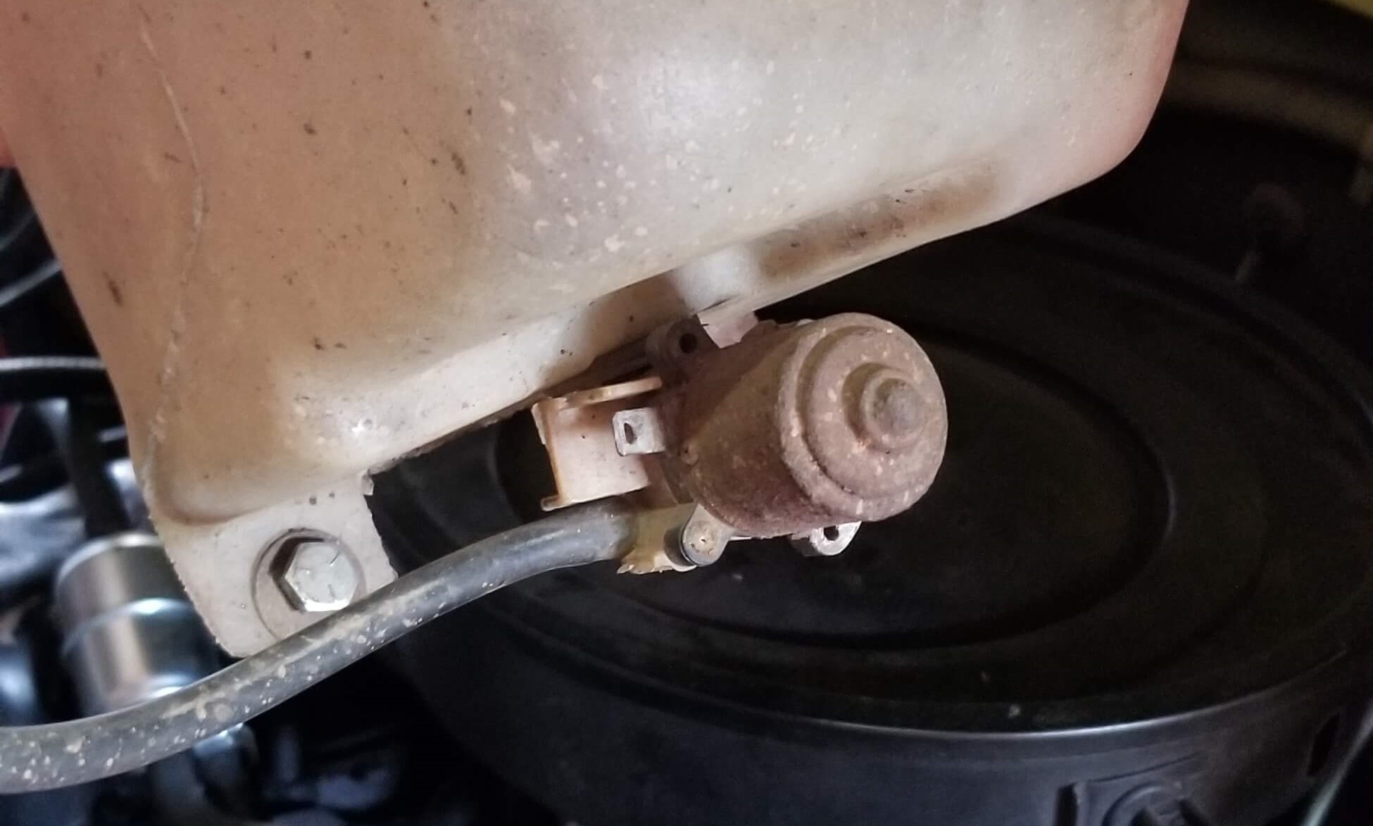 image from Jeep: Washer Pump